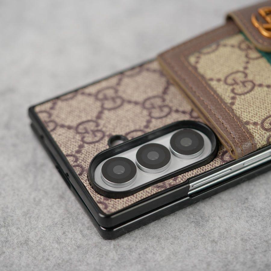 Elegant Design with Shoulder Strap