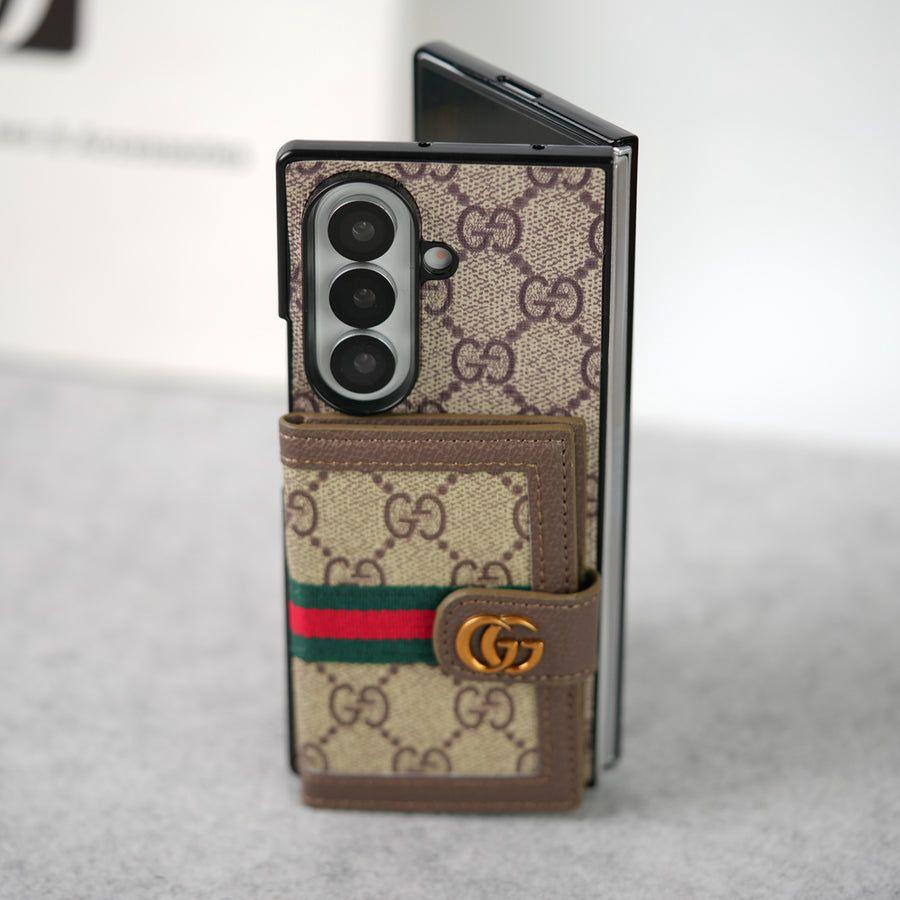 Elegant Design with Shoulder Strap
